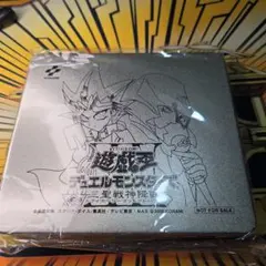遊戯王 デュエルモンスターズ 三聖戦神降臨 缶ケース 遊戯王 デュエルモンスターズ 三聖戦神降臨 缶ケース - メルカリ
