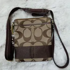 コーチ ショルダーバッグ　スマホバッグ　サコッシュ