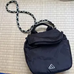 adidas アディダス ショルダーバッグ ブラックのサムネイル