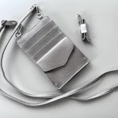 《新品》 ピンクシルバー スマホショルダーバッグ