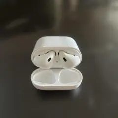 AirPods 本体 ホワイト 充電ケース⭐️２個⭐️付き