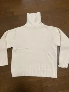 GU タートルネック　セーター　オフホワイト　M