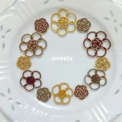 7105 　茶色、ワイン、辛子色の水引パーツ　梅結びと花