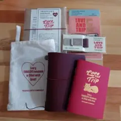 トラベラーズノート　LOVE AND TRIP レッド