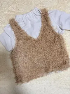 人気のベージュ ファー風 ニットベスト 前後UVネック