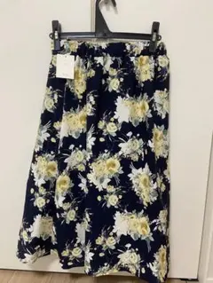 Vis ネイビー フラワー柄スカート M