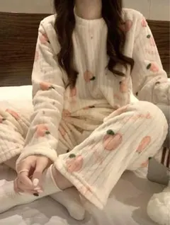 SHEIN‪‪❤︎‬ ピーチ柄 もこもこ ルームウェア 上下セット 韓国風