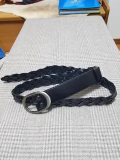 レリアン　編み込みレザーベルト 黒 スタッズ付き