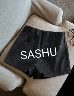 ラメ加工ショートパンツ