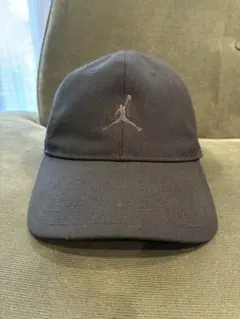 ジョーダン キャップJordan 黒 ジャンプマン スナップバック56cm