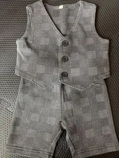 ベストとショートパンツセット　80