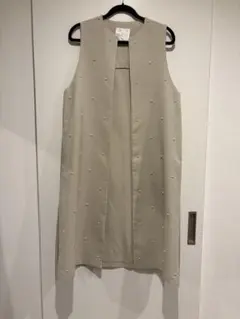 PICCI PERLA ベージュ ノースリーブ ベスト　ジレのサムネイル