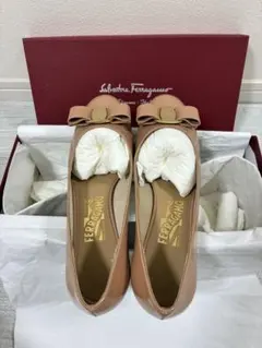 Salvatore Ferragamo ベージュ バレエシューズ