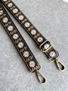 【大人気シリーズ ♡⃛ ブラック】インド刺繍リボン♡ショルダーストラップ♡