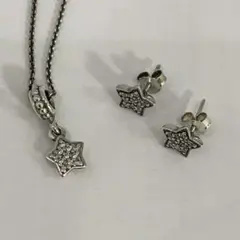 【レア】PANDORA twinkling star earring setのサムネイル
