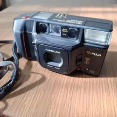 【ジャンク品】フィルムカメラ　Fujiのサムネイル