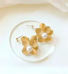 【再販】ゴールドフラワー ピアス イヤリング ブライダル パール ハンドメイド