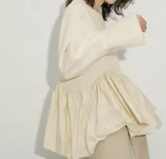 FEMME バルーンタフタペプラムプルオーバー