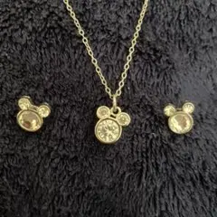 Disney・ミッキーマウスプラチナネックレスとピアスセット
