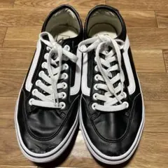 グレー スニーカー