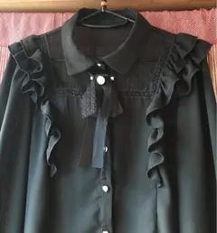 アベイル　リボンブローチ　フリル　ハートボタン　ブラウス