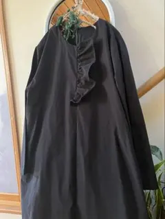 黒のフリル付きコットンワンピース　ファスナー付き　定価13000 既製品
