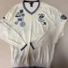 Vネックセーター パッチ付き クリーム色 ZOY