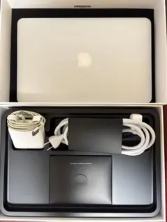 美品中古 MacBook Air 11インチ (Early 2015)
