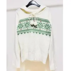 フード付きニット ホワイト ポンポン付き