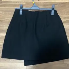 ユニクロ　スコート　黒　Sサイズのサムネイル