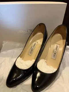 JIMMY CHOO エナメル パンプス ブラックのサムネイル