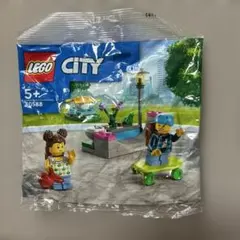 新品未開封　LEGO CITY 30588 キッズプレイグラウンド 公園