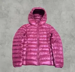 ピンクダウンジャケット