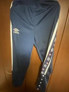 UMBRO トラックパンツ　ネイビー パンツ サイドロゴ