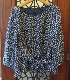 ロペピクニックの幾何学模様の長袖ブラウス