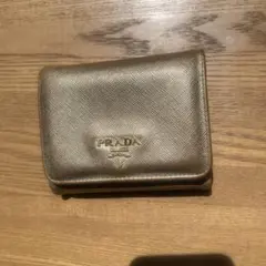 PRADA三つ折り財布のサムネイル