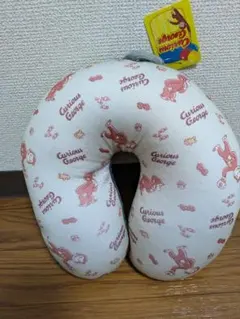Curious George　おさるのジョージ　ネックピロー