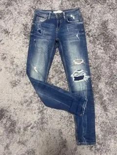 Bershka ジーンズ ダメージジーンズ デニム パンツのサムネイル