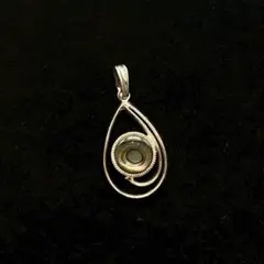 624遺品整理品　ペンダントトップ　シェル？　夜光貝？　孔雀貝？　シルバー？