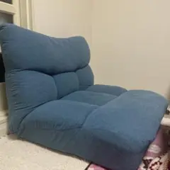 ブルー クッション付きソファ
