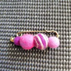 羊毛フェルト ブローチ ピンク紫