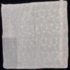 刺繍入りホワイトハンカチ 約30cm