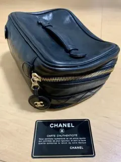 CHANEL｜ビコローレライン 横型バニティバッグ（ブラック）