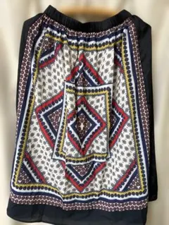 幾何学模様ロングスカート