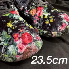 Item thumbnail for item 63463106-bc74-478e-82c2-0ff6973e9210