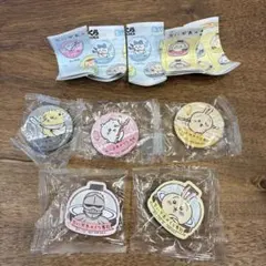 ちいかわ　くら寿司　缶バッジ　うさぎ　ちいかわ　ラッコ　マグネットシート