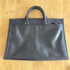 黒いビジネスバッグ