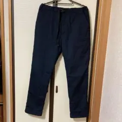 ユニクロ、イージーパンツ 紺色