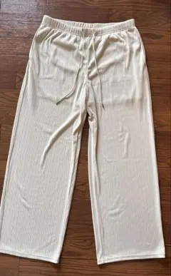 m*u様 GU アイボリー XL パンツ