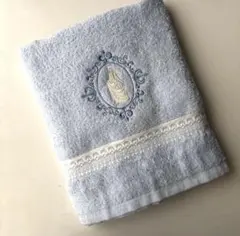 ウェッジウッド 刺繍入り ライトブルー ふわふわ バスタオル WEDGWOODのサムネイル